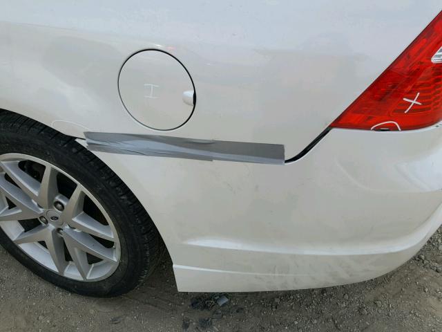 3FAHP0JA4CR180843 - 2012 FORD FUSION WHITE photo 9