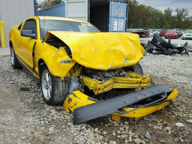 1ZVFT80N365170888 - 2006 FORD MUSTANG YELLOW photo 1