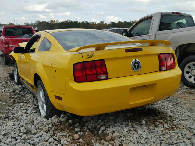 1ZVFT80N365170888 - 2006 FORD MUSTANG YELLOW photo 3
