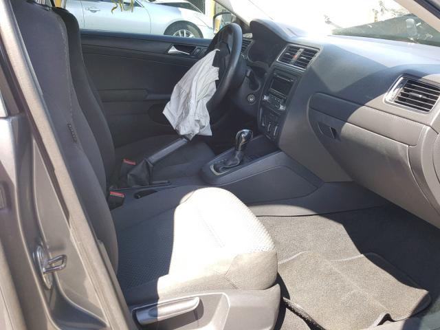 3VW2K7AJ6CM385064 - 2012 VOLKSWAGEN JETTA BASE GRAY photo 5