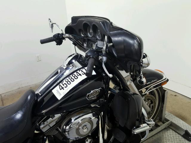 1HD1FC4108Y678671 - 2008 HARLEY-DAVIDSON FLHTCUI BLACK photo 16