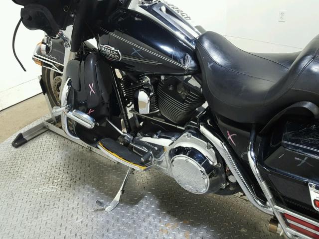 1HD1FC4108Y678671 - 2008 HARLEY-DAVIDSON FLHTCUI Қара фото 17