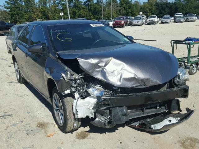 4T1BF1FK1GU527596 - 2016 TOYOTA CAMRY LE 棕色 照片 1