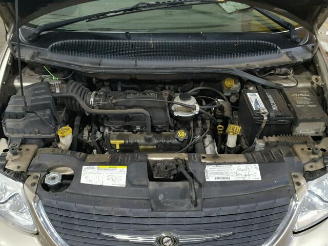 2C4GP44332R664890 - 2002 CHRYSLER TOWN & COU GOLD photo 7