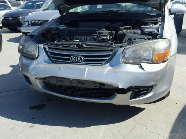 KNAFE221495633708 - 2009 KIA SPECTRA SILVER photo 9