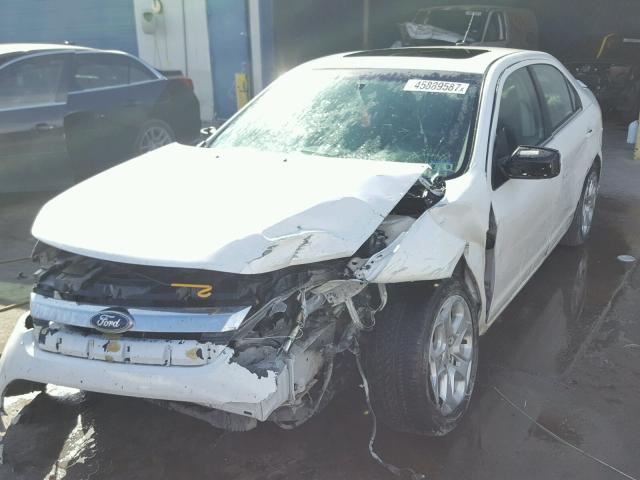 3FAHP0HA3AR388358 - 2010 FORD FUSION SE WHITE photo 2