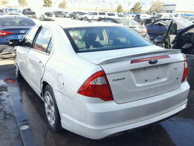 3FAHP0HA3AR388358 - 2010 FORD FUSION SE WHITE photo 3