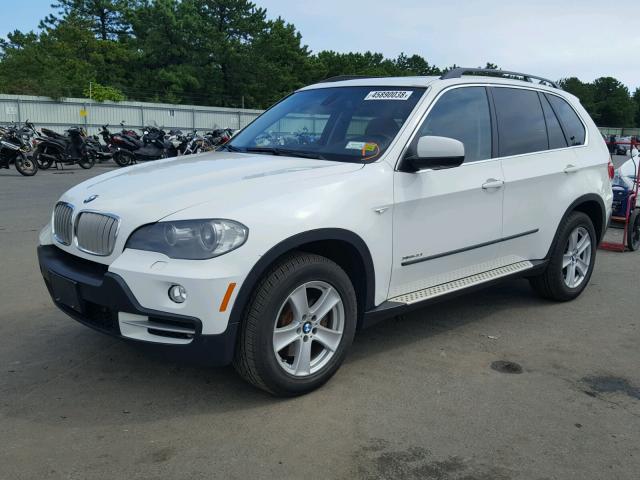 5UXFE8C58AL312700 - 2010 BMW X5 XDRIVE4 WHITE photo 2