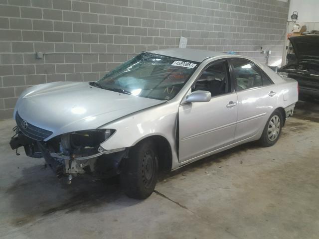 4T1BE32K12U053193 - 2002 TOYOTA CAMRY LE GRAY photo 2