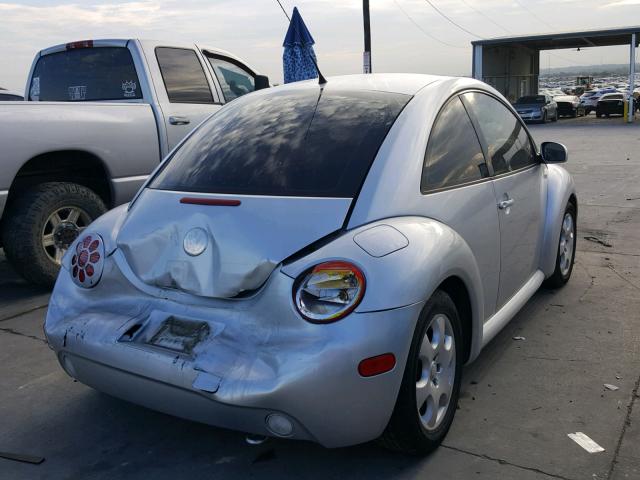 3VWCK21C82M450603 - 2002 VOLKSWAGEN NEW BEETLE 银色 照片 4