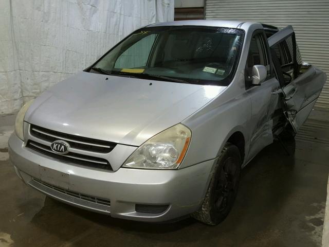 KNDMB233866047697 - 2006 KIA SEDONA EX SILVER photo 2