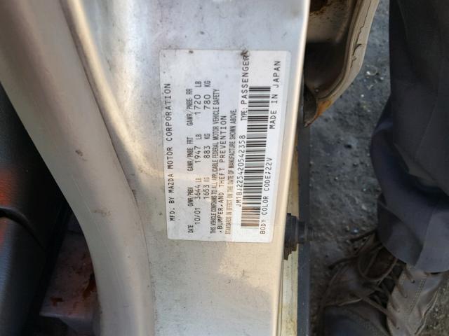 JM1BJ225420542358 - 2002 MAZDA PROTEGE DX SILVER photo 10