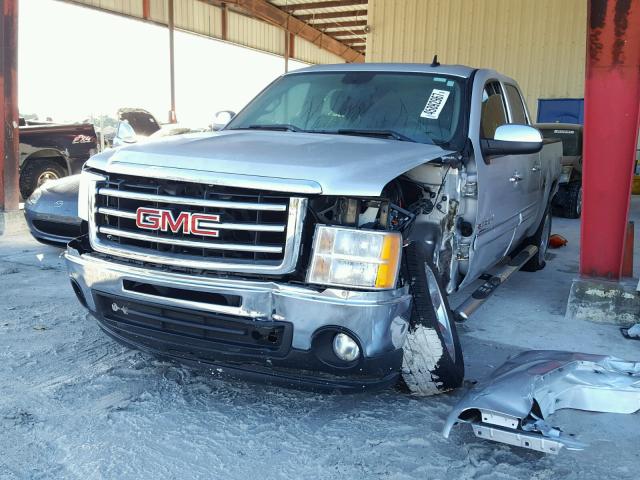 3GTP1VE01CG185550 - 2012 GMC SIERRA C15 SILVER photo 2