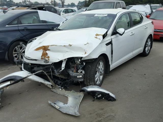 5XXGM4A76DG207681 - 2013 KIA OPTIMA LX WHITE photo 2