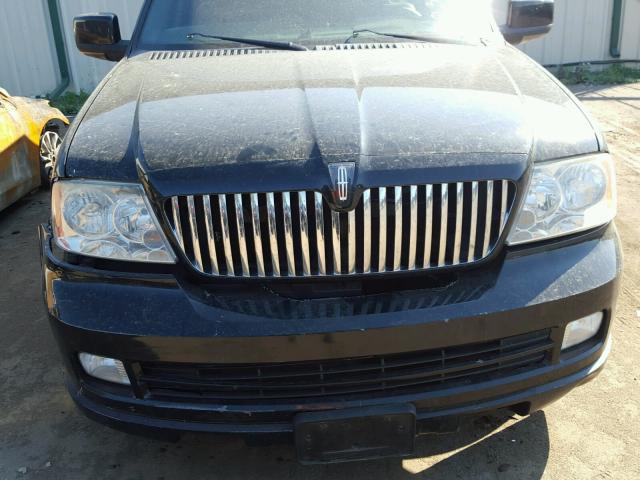 5LMFU28556LJ25022 - 2006 LINCOLN NAVIGATOR Siyah fotoğraf 9