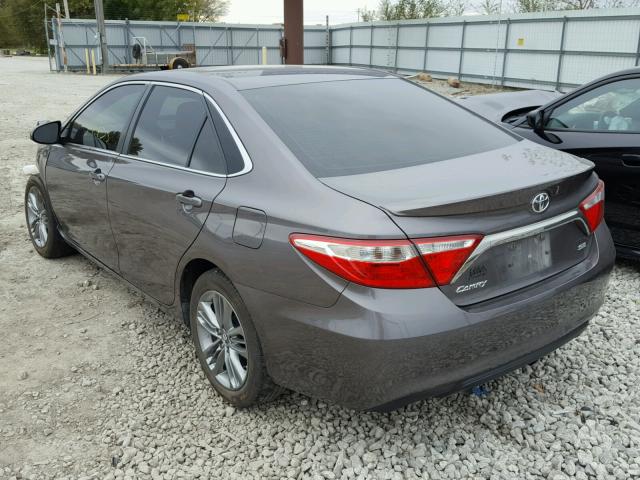 4T1BF1FK3FU945138 - 2015 TOYOTA CAMRY LE GRAY photo 3