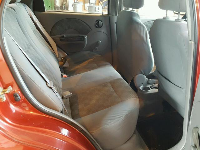 KL1TD52655B329506 - 2005 CHEVROLET AVEO BASE Czerwony zdjęcie 6