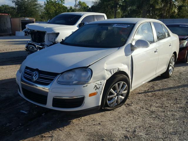 3VWAX7AJ2AM160683 - 2010 VOLKSWAGEN JETTA LIMI WHITE photo 2