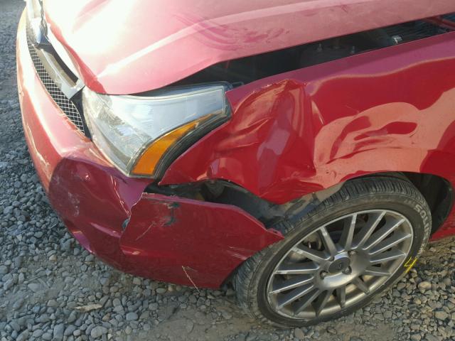 1FAHP33N99W158814 - 2009 FORD FOCUS SES RED photo 9