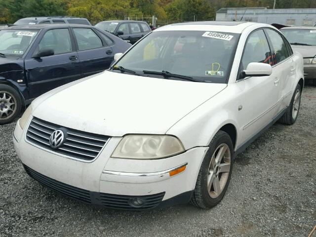 WVWRH63B44P092078 - 2004 VOLKSWAGEN PASSAT WHITE photo 2