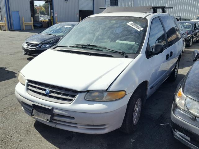 2P4FP25B1WR663003 - 1998 PLYMOUTH VOYAGER WHITE photo 2