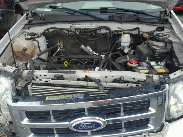 1FMCU0D74BKA88076 - 2011 FORD ESCAPE XLT SILVER photo 7