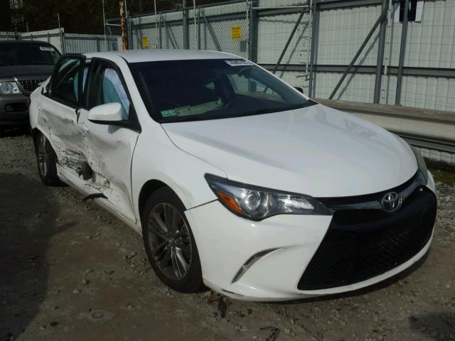 4T1BF1FKXGU240483 - 2016 TOYOTA CAMRY LE WHITE photo 1