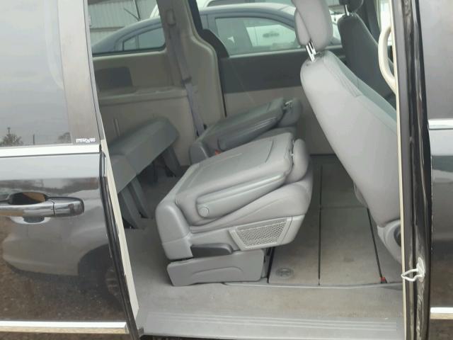 2A4RR5D14AR347877 - 2010 CHRYSLER TOWN & COU 黑色 照片 6