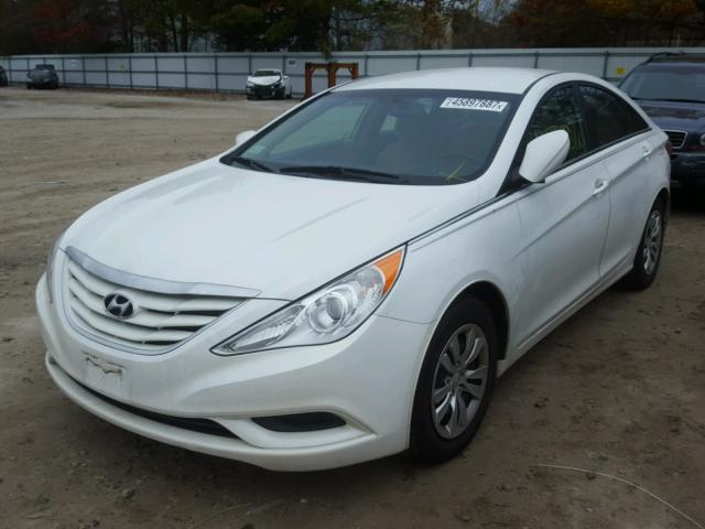 5NPEB4AC6CH375012 - 2012 HYUNDAI SONATA GLS WHITE photo 2