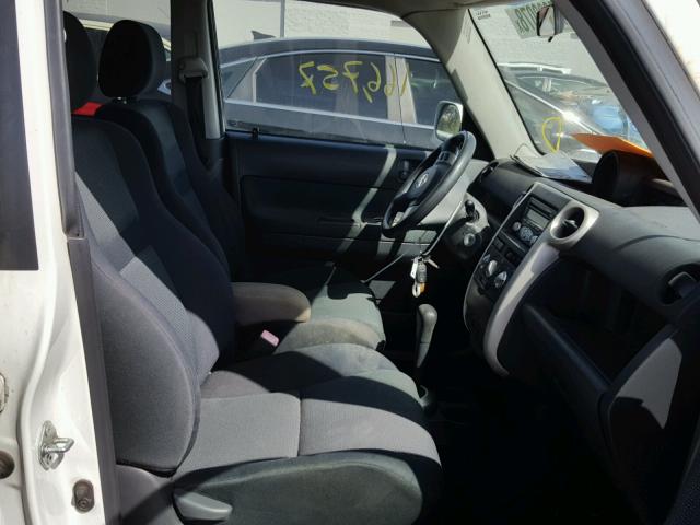 JTLKT324X64109590 - 2006 TOYOTA SCION XB 白色 照片 5