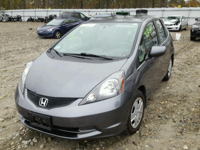 JHMGE8H37DC018902 - 2013 HONDA FIT GRAY photo 2