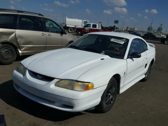 1FALP4045TF187598 - 1996 FORD MUSTANG WHITE photo 2