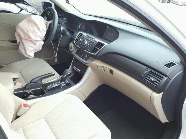 1HGCR2F78DA102781 - 2013 HONDA ACCORD EX WHITE photo 5