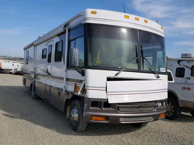 1FCNF53S010A05621 - 2001 WINNEBAGO ADVENTURER WHITE photo 1