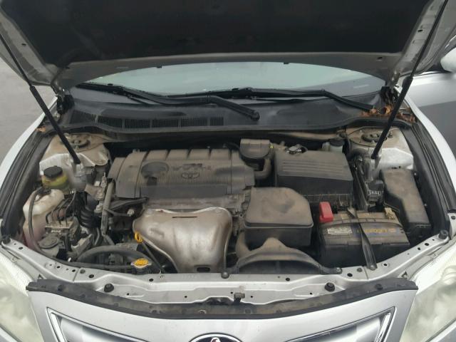 4T1BF3EK0BU639912 - 2011 TOYOTA CAMRY SILVER photo 7