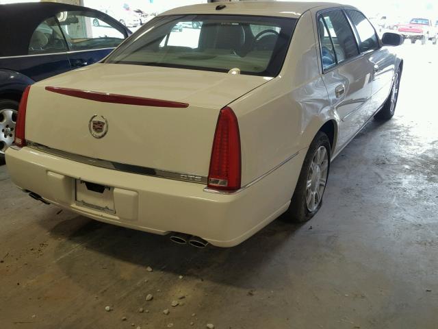 1G6KD57Y48U138525 - 2008 CADILLAC DTS WHITE photo 4