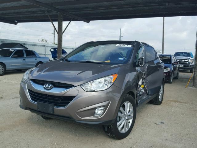 KM8JU3AC4BU221322 - 2011 HYUNDAI TUCSON GLS GOLD photo 2