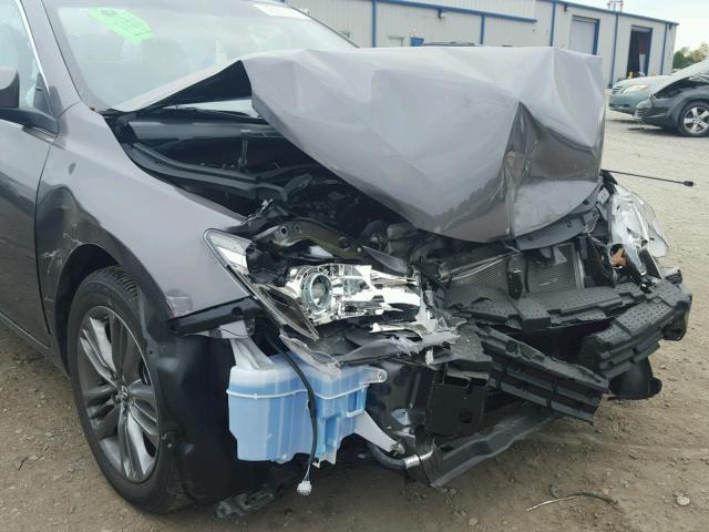 4T1BF1FK7HU359836 - 2017 TOYOTA CAMRY LE GRAY photo 9