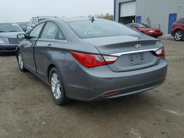 5NPEB4AC3DH756138 - 2013 HYUNDAI SONATA GLS GRAY photo 3