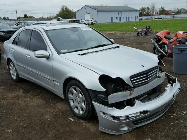 WDBRF81J65F666763 - 2005 MERCEDES-BENZ C 240 4MAT SILVER photo 1