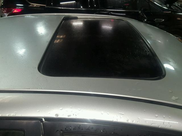 4T1BE32K95U610856 - 2005 TOYOTA CAMRY LE ვერცხლისფერი ფოტო 9