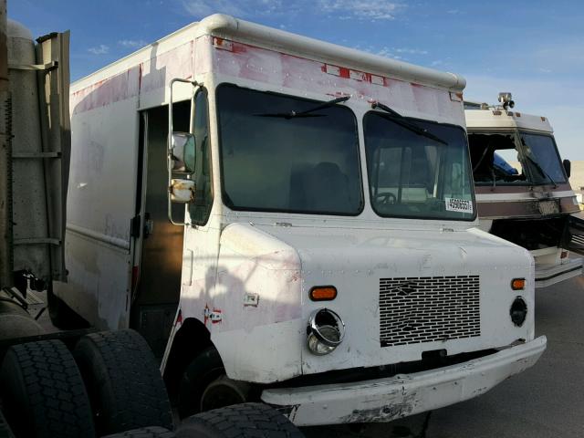 5B4KPD27983432530 - 2008 WORKHORSE CUSTOM CHASSIS COMMERCIAL WHITE photo 1