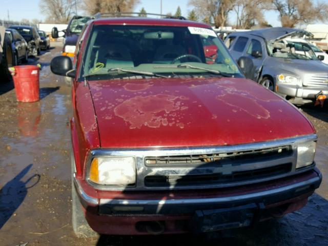 1GNDT13WXVK150974 - 1997 CHEVROLET BLAZER MAROON photo 9