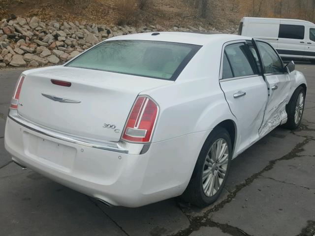 2C3CCAKT8CH284158 - 2012 CHRYSLER 300C WHITE photo 4