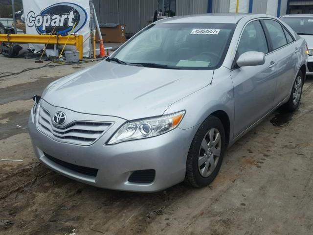 4T1BF3EK2BU600058 - 2011 TOYOTA CAMRY BASE SILVER photo 2