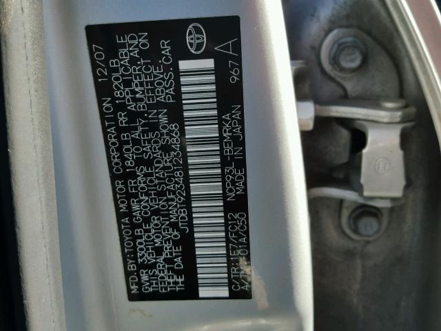 JTDBT923481234868 - 2008 TOYOTA YARIS SILVER photo 10