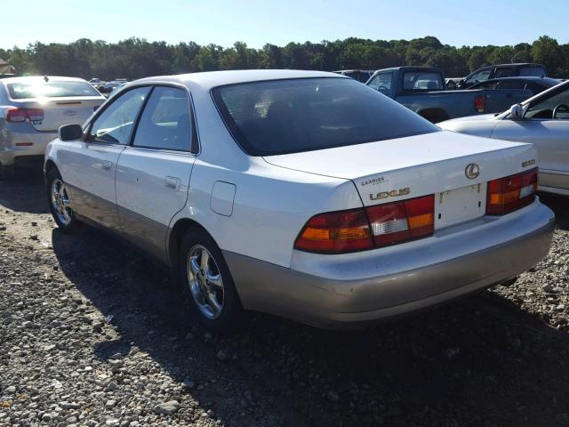 JT8BF22G4V0036194 - 1997 LEXUS ES 300 WHITE photo 3