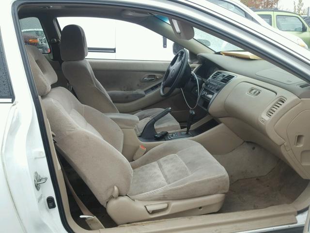 1HGCG32072A006075 - 2002 HONDA ACCORD SE WHITE photo 5