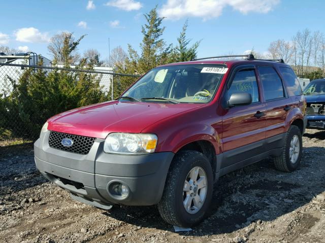 1FMYU931X5KD39646 - 2005 FORD ESCAPE XLT RED photo 2