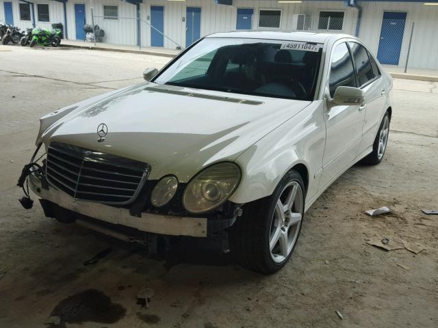 WDBUF56X09B418785 - 2009 MERCEDES-BENZ E 350 WHITE photo 2